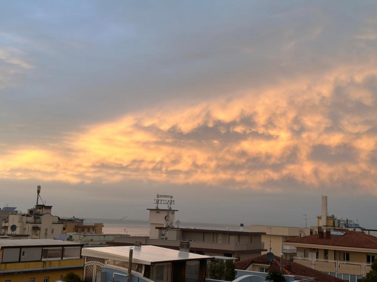 רימיני Albergo B&B Serafini מראה חיצוני תמונה