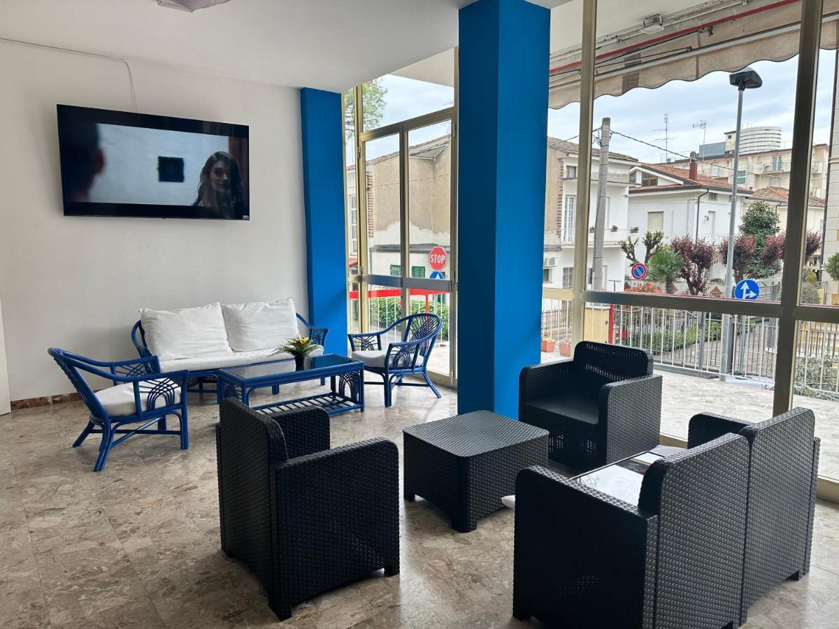 רימיני Albergo B&B Serafini מראה חיצוני תמונה