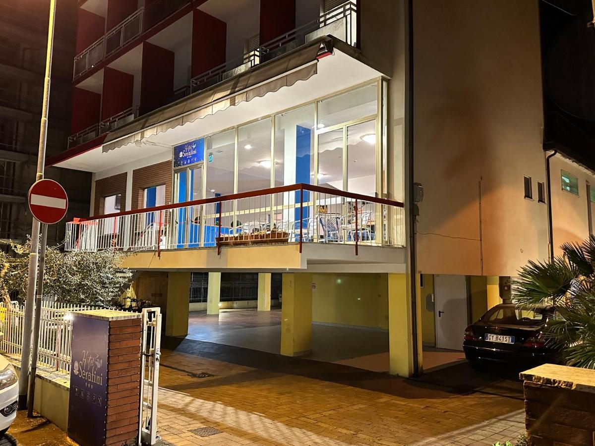רימיני Albergo B&B Serafini מראה חיצוני תמונה