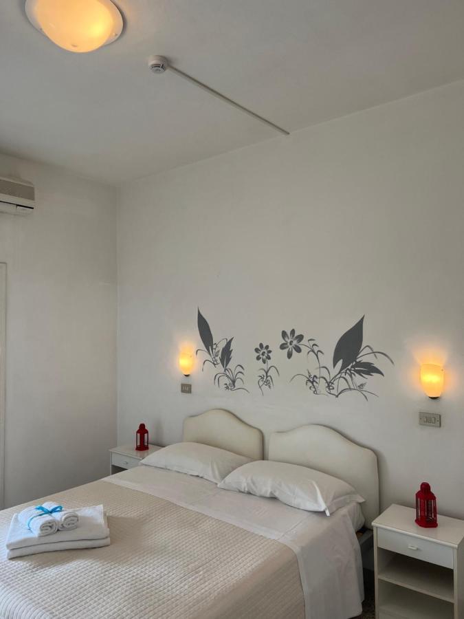 רימיני Albergo B&B Serafini מראה חיצוני תמונה