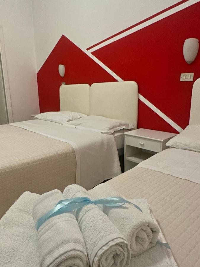 רימיני Albergo B&B Serafini מראה חיצוני תמונה