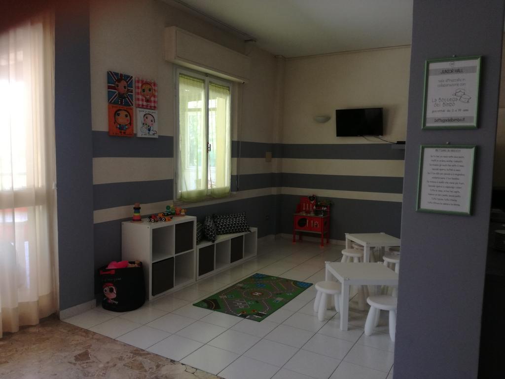 רימיני Albergo B&B Serafini מראה חיצוני תמונה