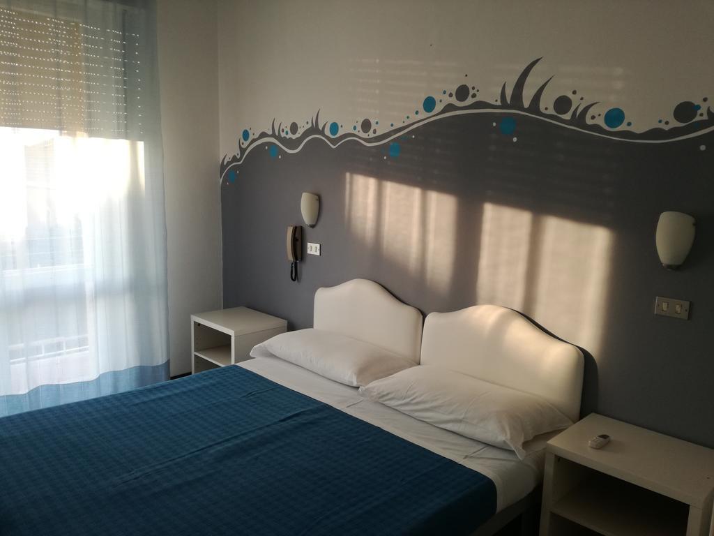 רימיני Albergo B&B Serafini מראה חיצוני תמונה