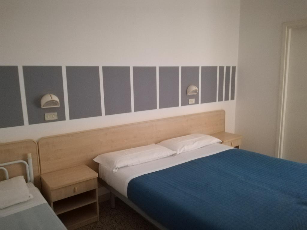 רימיני Albergo B&B Serafini מראה חיצוני תמונה